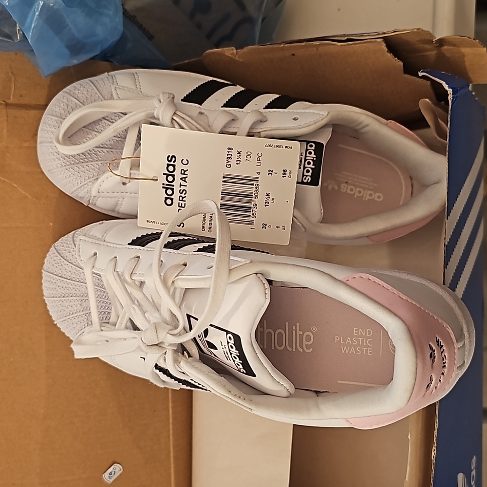 Adidas SUPERSTAR C new, never used, walking, running shoes girls, 13.5K